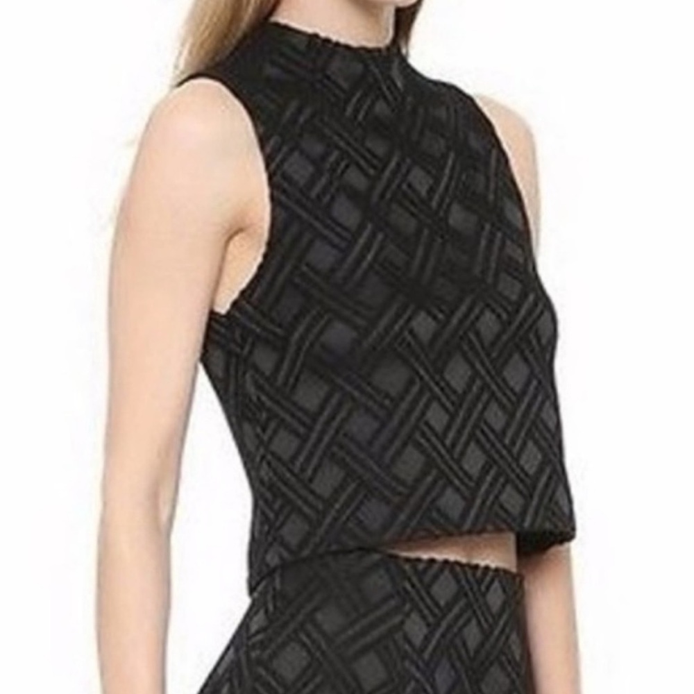 ALICE + OLIVIA Black Textured Geometric Print Mock Neck Sleeveless Crop Top